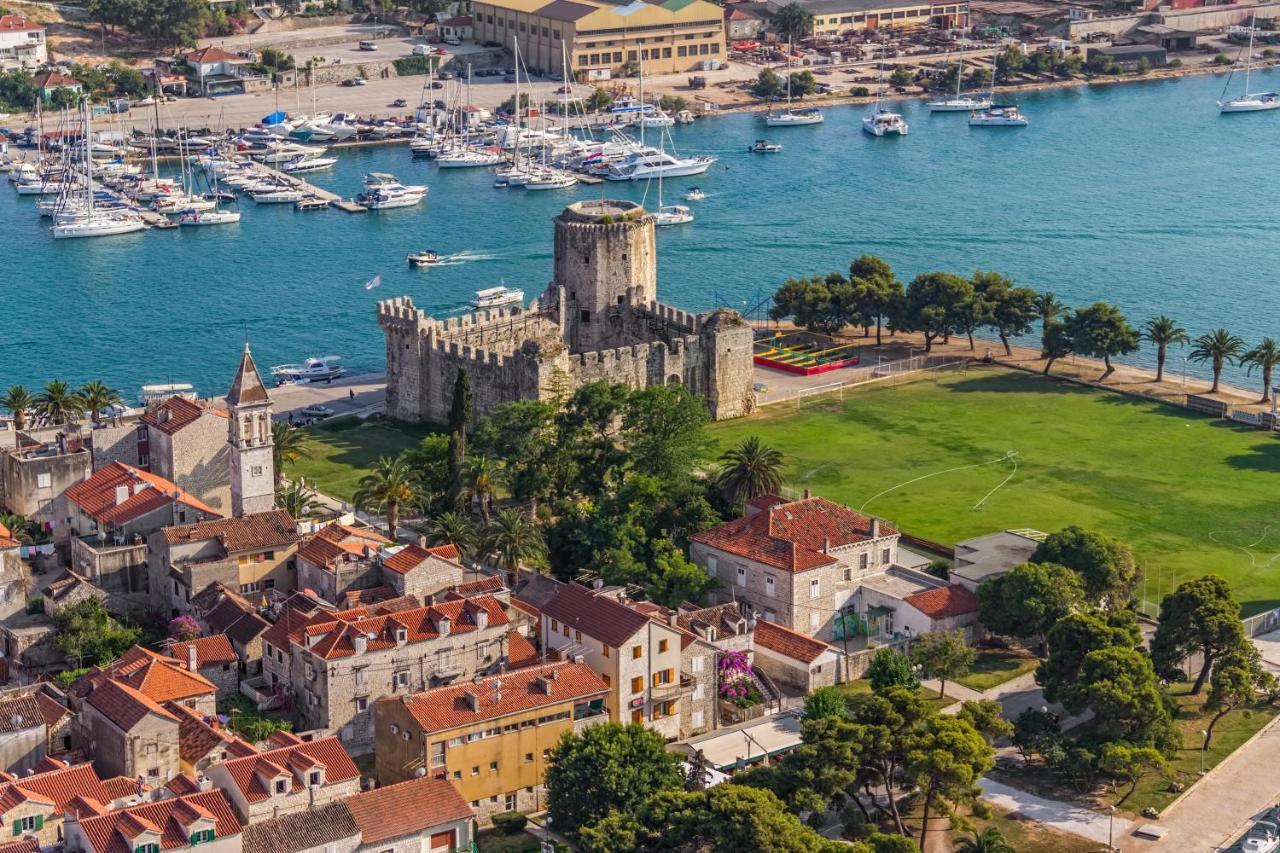 Rooms Mirjana - Centre Of Trogir Exterior photo