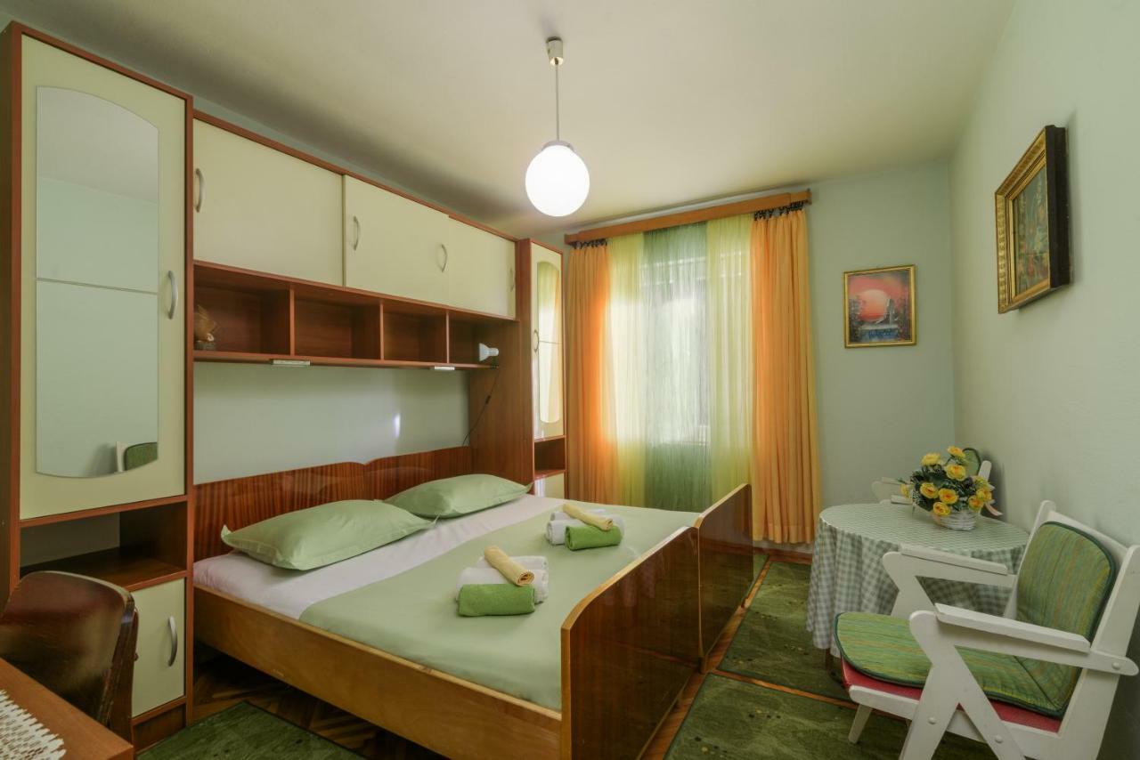 Rooms Mirjana - Centre Of Trogir Exterior photo